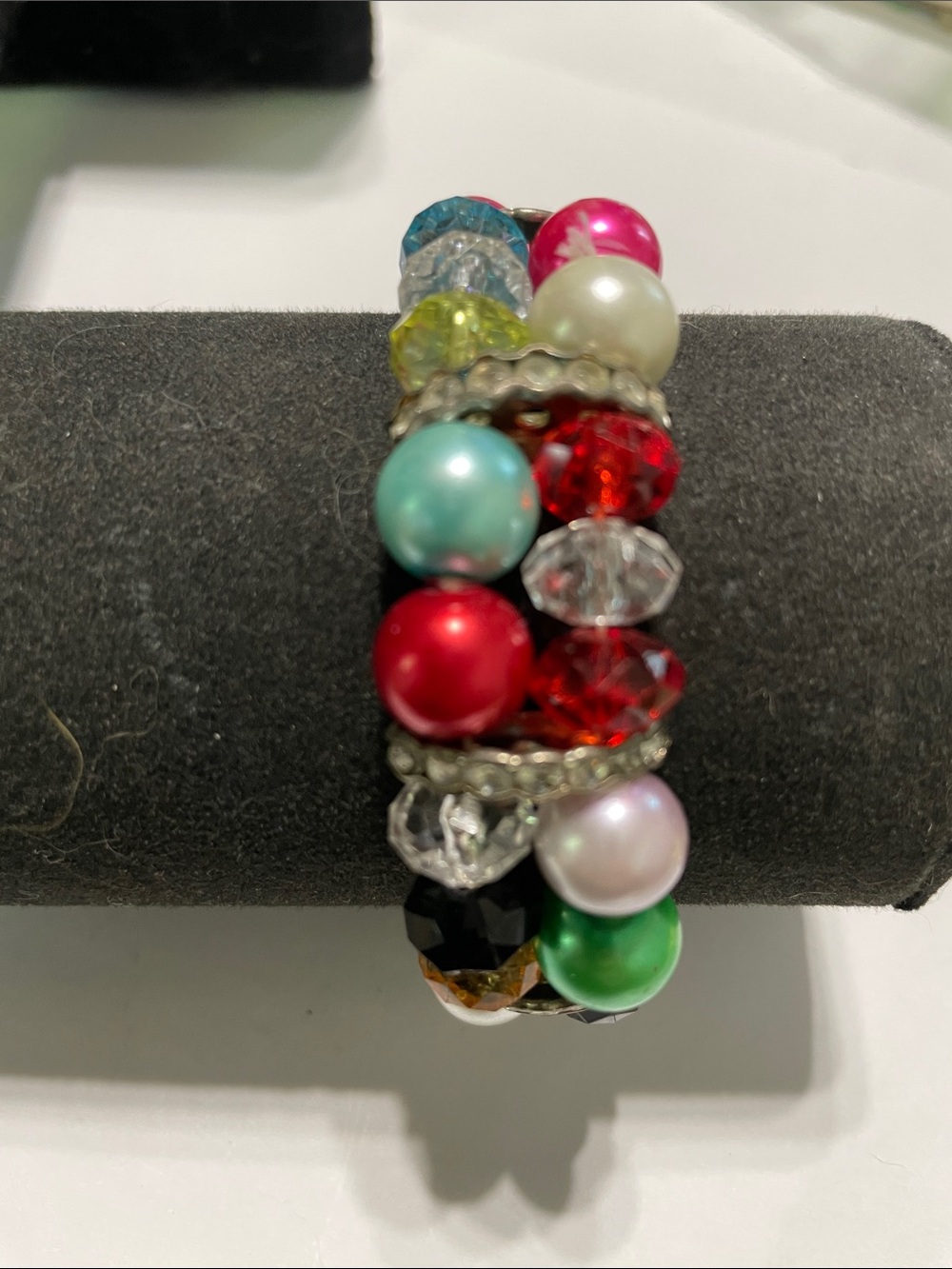 Multicolor Beaded Stretch Bracelet. 9/6/6